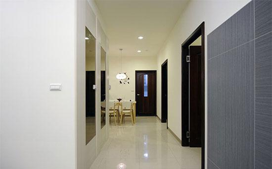 低成本装修的89平3居室 巧用壁纸妆点空间