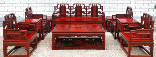 为什么那么多人喜欢选择大红酸枝红木家具?