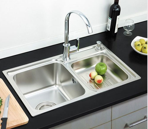如何选择一款大小合适且质量好的厨房水槽?