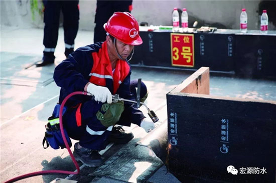 防水材料品牌荣誉|宏源获潍坊市“优秀建筑业企业”称号