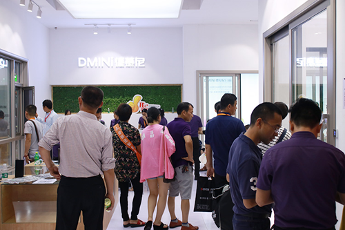 中国建博会20周年现场|德慕尼康同义：重质量，重服务