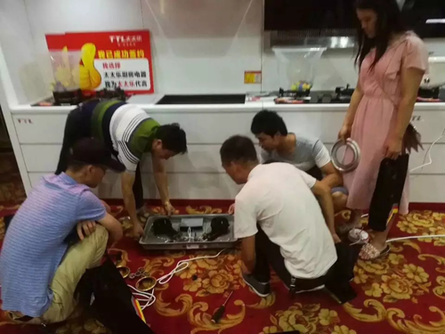 2018太太乐厨卫电器衡阳区域财富盛宴现场签约15位新客户