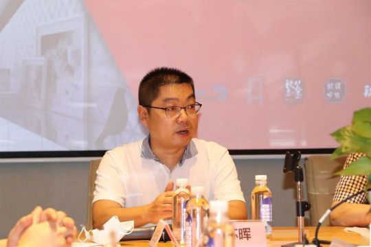 “中国软装定制联盟灯具专业委员会企业品牌座谈会”隆重召开