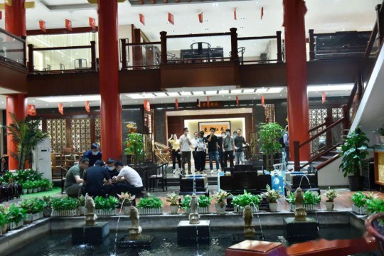 广州中望龙腾软件公司来到东成红木中山总部进行参观