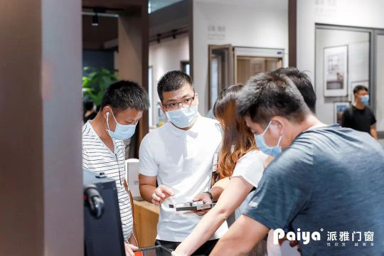 人气爆棚超震撼!!派雅门窗携“至臻新品”惊艳建博会！ 