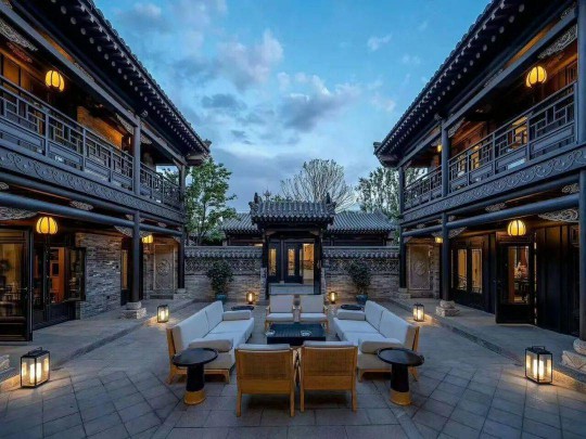 中式围合院落，三宅仿古门窗，共谱岁月辉煌