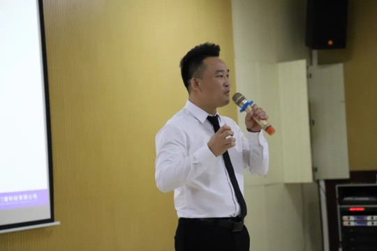 亿合门窗从“新”出发，成功举办新一届新商训练营